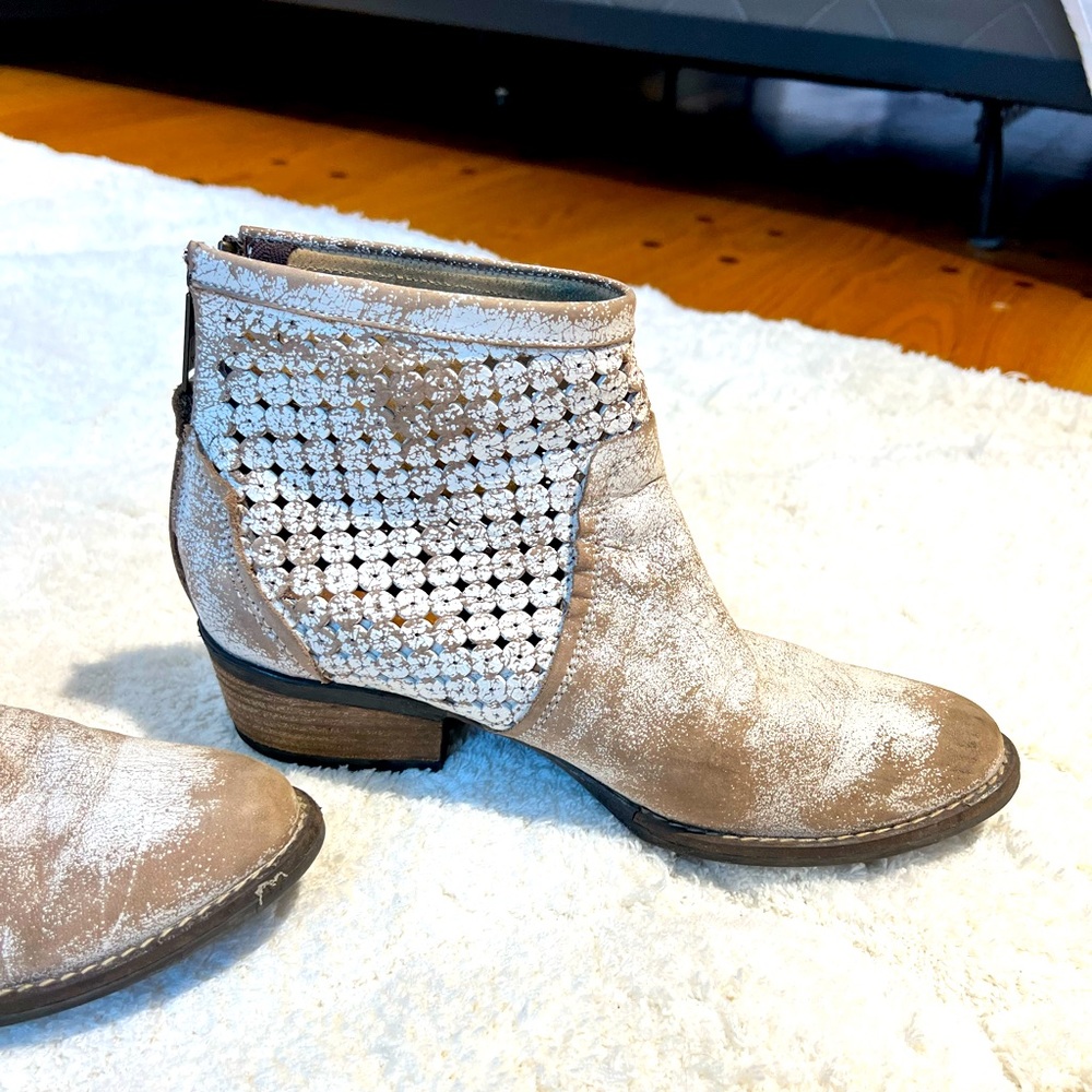 These Three Boutique Distressed White Cowgirl Booties